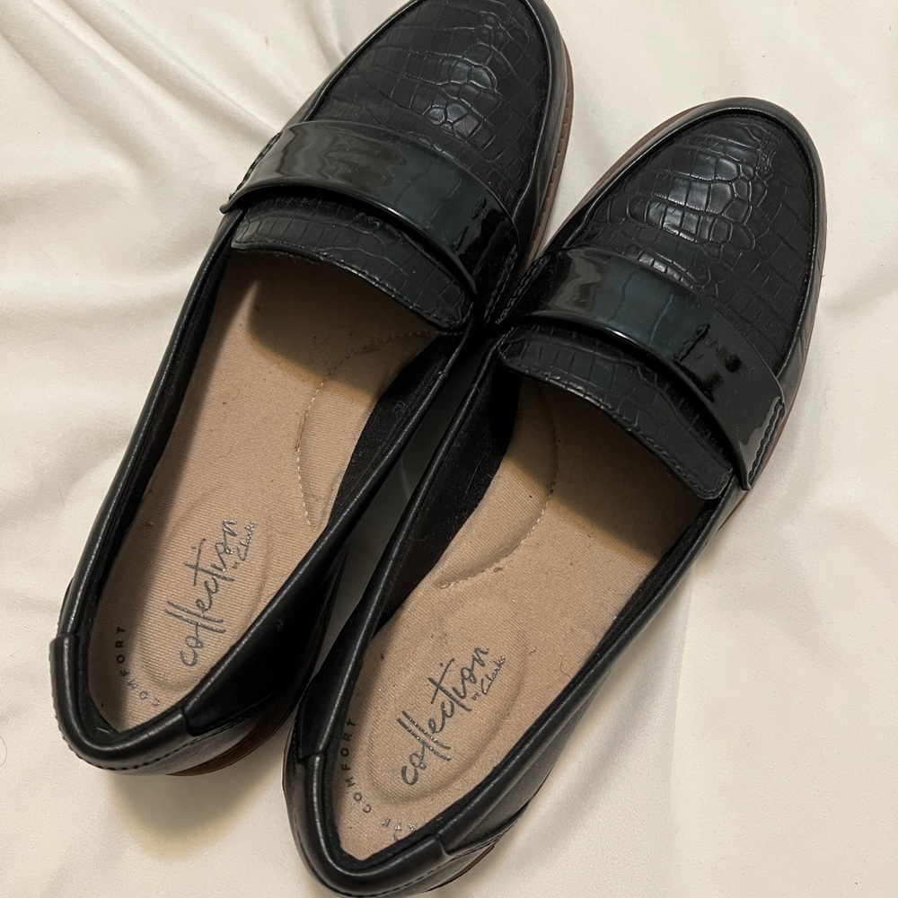 Perfect condition Clarks loafers - embossed leather